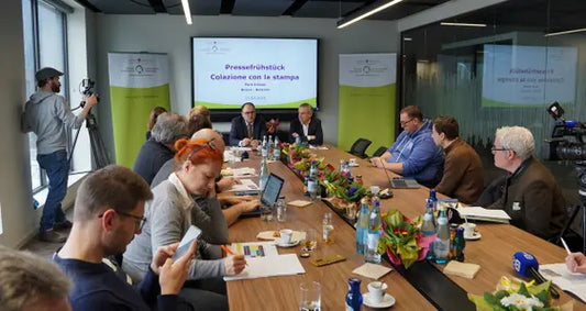 Partecipato incontro del Direttore generale con i media - Pressefrühstück mit Generaldirektor stößt auf großes Interesse